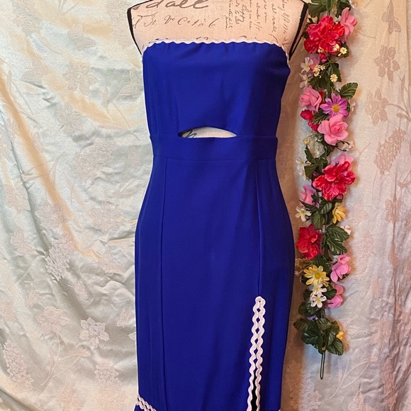 Dress - Picture 1 of 5
